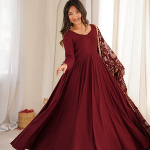 Traje Anarkali Festivo y Elegante de Seda Romana Premium para Mujer con Pantalón y Dupatta, Atuendo Étnico - Product Image 1
