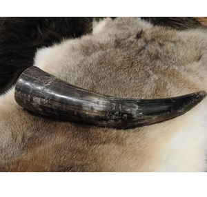 Corne à boire artisanale personnalisée en corne de buffle gravée, style Viking, écologique, cadeau et accessoire de bar - Product Image 3