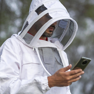 Combinaison de travail ventilée pour apiculteurs, pour une expérience d'apiculture confortable, fabriquée au Pakistan - Product Image 2