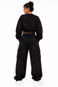 Conjunto de dos piezas OEM para mujer: Sudadera de cuello redondo de tejido grueso y pantalones cargo holgados a juego, con adornos de pedrería. - Product Image 2