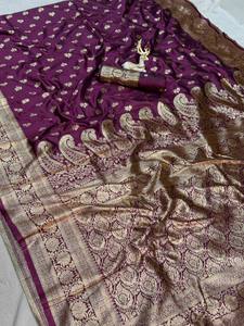 ผ้าไหมบาเนราซีสีแดงเข้ม ประดับด้วยงานปักดิ้นทองอย่างประณีต เหมาะสำหรับงานแต่งงาน งานเทศกาล และงานพิธีแบบดั้งเดิมที่สง่างาม - Product Image 4