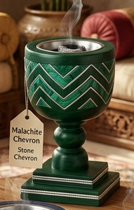 Brûleur d'encens en bois fait main avec calligraphie islamique et nœuds celtiques, artisanal, de haute qualité et finition personnalisée - Product Image 3