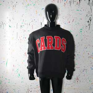 Sudadera CARDS BLACK con Cuello Alto, 100% Rojo, Apliques Bordados, Cuello Ancho, Hilos Finos - Product Image 1