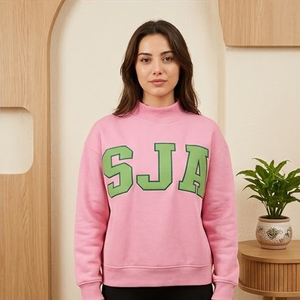 Damen Roter Rollkragenpullover mit Grünem SJA Buchstabendruck Maßgefertigtes Griechisches Campus-Sweatshirt Maßgefertigte Griechische Event-Bekleidung - Product Image 2