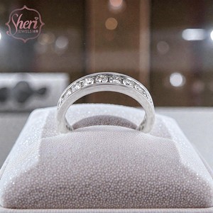 [เชอรี จิวเวลส์] แหวนทองคำขาว 18K คุณภาพสูง ดีไซน์เรียบหรู ประดับเพชรธรรมชาติเจียระไนบริลเลียนท์ ความใส SI1-2 เหมาะสำหรับงานแต่งงานและงานหมั้น - Product Image 3