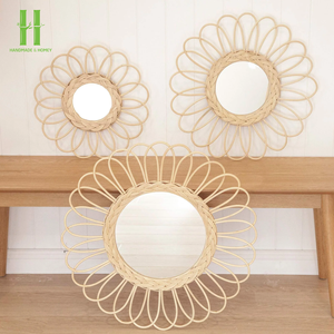 Décoration tendance en rotin tressé fait main pour chambre d'enfant, salon ou salle de jeux, HNH Craft HNH 26400, fabriqué au Vietnam - Product Image 1