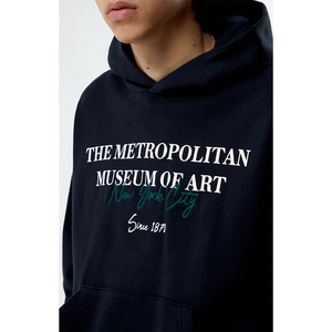 Fournisseur de sweats à capuche OEM avec impression en relief, sweats à capuche de haute qualité et épais avec design imprimé en relief, idéal pour les marques de vêtements personnalisées - Product Image 2