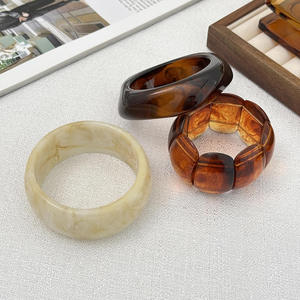 Boîte à bijoux en résine en forme de fleur, écologique, empilable, design rond, thème ange, pièce décorative artistique - Product Image 1