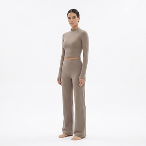 Conjunto Deportivo para Mujer, Top Corto de Manga Larga y Pantalones Anchos de Cintura Alta, para Yoga, Ejercicio y Fitness - Product Image 4
