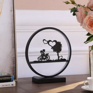 Lampada da Tavolo LED da 13 Pollici con Ragazza e Ragazzo in Bicicletta, Illuminazione da Tavolo Resistente ed Elegante - Product Image 4