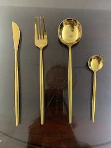 Ensemble de couverts modernes en acier inoxydable doré brillant, 4 pièces, couteau, fourchette, cuillère à dîner, cuillère à thé - Product Image 1