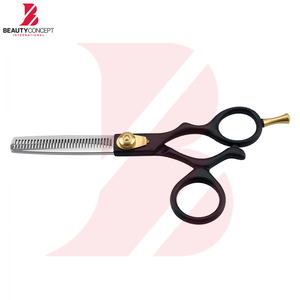 Tijeras de Peluquería Profesionales de Acero Inoxidable con Mango Negro de la Más Alta Calidad y Logotipo Personalizado para Barbería - Product Image 5