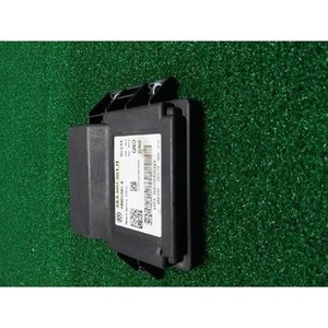 Q3 ชุดควบคุมอิเล็กทรอนิกส์และโมดูลคอมพิวเตอร์มือสอง รุ่น 3AA907801H - Product Image 1