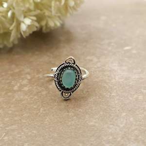 Bague Unisexe Tribale Faite à la Main en Argent Sterling 925 avec Sertissage Clos en Laiton et Calcedoine Aqua, Bijou Bohème avec Pierre Précieuse Ovale - Product Image 1