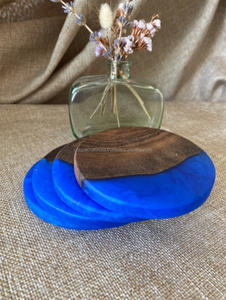 Charme intemporel Dessous de verre en résine et en bois fabriqués à la main Designs uniques pour un décor de table élégant et des cadeaux Caractéristique écologique - Product Image 3