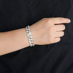 Bracelet Hip Hop Iced Out de fabrication indienne avec pierres Moissanite certifiées, disponible au prix d'usine depuis l'Inde - Product Image 1