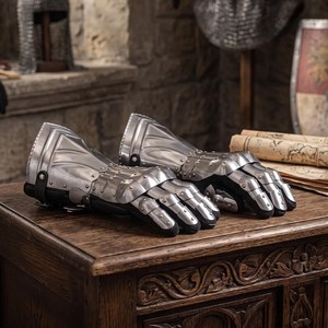 Gants de guerrier modernes en acier de style médiéval avec doigts à pointes, plaqués argent, armure antique embossée, objet de collection - Product Image 5