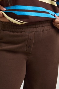 Pantalon de survêtement large pour femme, couleur chocolat, coupe décontractée, taille haute, jambe droite, idéal pour la détente et le sport, vente en gros - Product Image 4