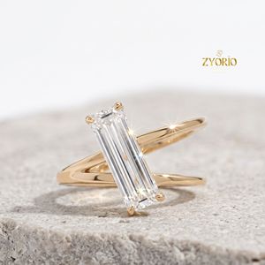 Bague de fiançailles solitaire taille émeraude en or 18 carats, pierre baguette de luxe, bague minimaliste - Product Image 2