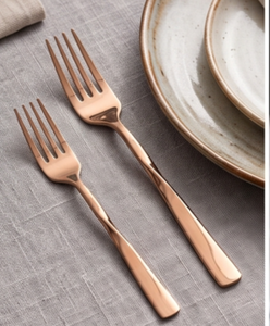 Juego de cubiertos de acero inoxidable chapado en oro rosa, diseño moderno, apto para lavavajillas, perfecto para regalos, bodas y ocasiones especiales. - Product Image 4
