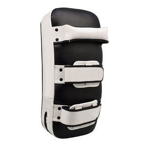 Pads thaïlandais sur mesure en cuir durable, pads thaïlandais professionnels pour l'entraînement, pads de boxe Muay Thai. - Product Image 2