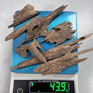 Copeaux de bois d'oud de luxe les plus vendus, bois naturellement pur du Vietnam, parfum haut de gamme, peut persistez dans l'atmosphère environ 12-15 heures - Product Image 6