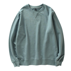เสื้อสเวตเชิ้ตคอกลมสีเขียวเซจสำหรับผู้ชาย แบบวินเทจ ตะเข็บวี ผ้าลูปแบ็ค 100% คอตตอน ทรงพูลโอเวอร์ รับสกรีนโลโก้ ขายส่ง เสื้อผ้าทรงดรอปโชว์เดอร์ - Product Image 1