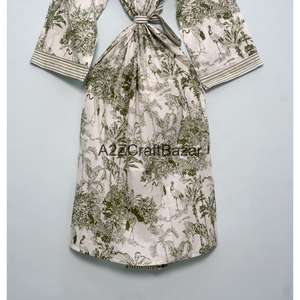 Blusa de Mujer 100% Algodón con Estampado Floral Hecho a Mano, Cuello en V, Cierre con Cordón, Manga Tres Cuartos, Transpirable - Product Image 6