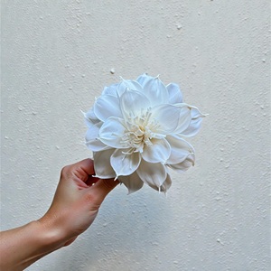 ดอกไม้โซล่าวู้ด VADEE SOLA WOOD FLOWER ทำมือ ดอกไม้โซล่าวู้ดสีงาช้าง ขนาด 8.5 ซม. ทำจากเส้นใยพืชเซสบานียา จากประเทศไทย - Product Image 2