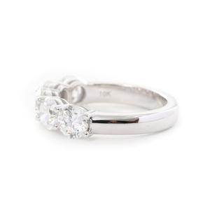 Anillo de aniversario con 5 diamantes redondos brillantes de 5 mm - Engaste de cesta con puntas compartidas - Anillo de boda clásico con diamante certificado por IGI - Product Image 2