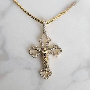 เครื่องทดสอบเพชรแบบพกพา ดีไซน์หรูหรา พร้อมจี้รูปกากบาทประดับมอสซาไนต์ทรงบริลเลียนท์คัต  ทำจากเงินแท้ 925 ชุบทอง ได้รับการรับรองจาก GRA เครื่องประดับคุณภาพสูง - Product Image 5