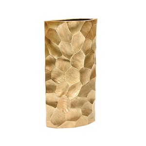 Jarrón de Mesa Moderno de Latón, Diseño Geométrico Hecho a Mano, Acabado Metálico, Decoración para Interiores del Hogar - Product Image 4