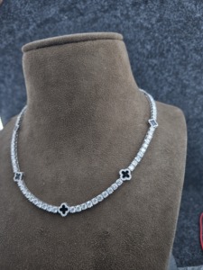 Collar de tenis estilo rapero Iced Out chapado en oro rosa de plata de ley 925 con moissanita VVS y diseño de trébol 3mm/4mm - Product Image 4