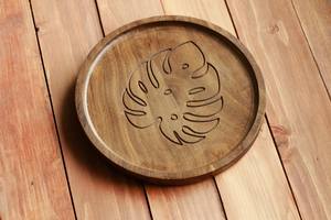 Bandeja de Servir de Madera de Nogal con Diseño de Hoja de Monstera Tallada, Estilo Rústico, de Una Sola Capa, para Cocina y Escritorio - Product Image 1