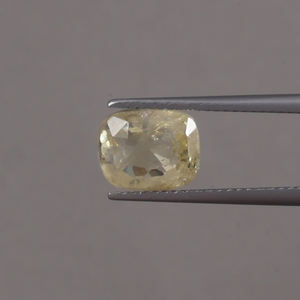 ไพลินสีเหลืองธรรมชาติแท้แบบเม็ดเดี่ยว |   ได้รับการรับรองจาก IGI เกรด AAA ทำด้วยมือ ขนาด 9x8 มม. รูปทรงคุชชั่น น้ำหนัก 5.28 กะรัต ขัดเคลือบสีแบบแว็กซ์/น้ำมัน - Product Image 1