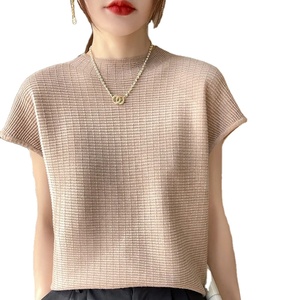 T-shirts d'été pour femmes Manches courtes Femmes Col en O Couleur solide Mode Vêtements pour femmes Tee Mock Neck Casual Soft T Shirt Oversize - Product Image 3