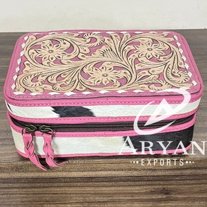 Caja de Joyería de Cuero Vacuno Genuino Hecha a Mano con un Elegante y Estilizado Patrón Floral, Estuche Organizador de Joyas para Almacenamiento - Product Image 1