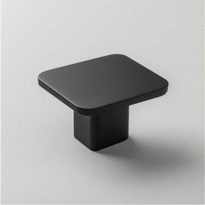 Poignée de porte élégante en laiton massif, finition antique, design rond, pour utilisation sur les portes en bois. - Product Image 6