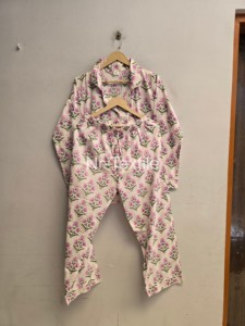 Ensemble de pyjama pour femmes en coton 100% imprimé floral, manches longues, coupe ample, col rabattu, vêtements de nuit, tenue décontractée de printemps - Product Image 2