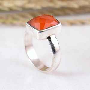 Anillo Unisex de Plata de Ley 925 con Cornalina Naranja en Forma de Cojín, Estilo Bohemio Hippie, Hecho a Mano, Ajustable, con Banda de Filigrana - Product Image 4
