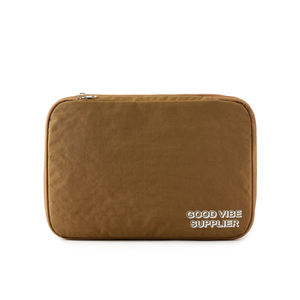 Bolsa de Almacenamiento de Ropa Plegable Resistente al Agua de 7 Pulgadas con Cierre de Cremallera de Nailon y Gran Capacidad - Product Image 1