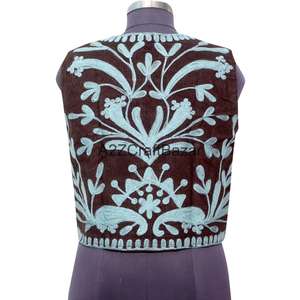 Chaleco Corto Hecho a Mano para Mujer, Estampado Floral, Tejido, con Logotipo en la Espalda, de Algodón, para Primavera y Otoño, Estilo Suzani, con Mangas Cortas - Product Image 4