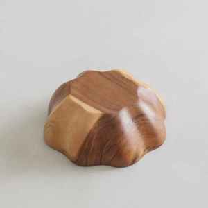 Bol à salade et à fruits sculpté à la main, bol en bois, artisanat en bois naturel - Product Image 2