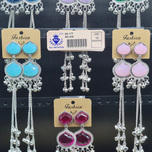 Boucles d'oreilles pendantes florales dorées avec strass en cristal, longues chaînes et breloques clochettes, bijoux de fête bohèmes pour femmes, bijoux ethniques festifs - Product Image 1