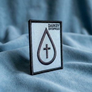 Patch brodé personnalisé en forme de colombe blanche et bleu clair volant au-dessus d'eau tourbillonnante pour vêtements et sacs - Product Image 6