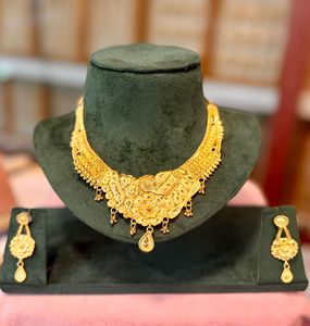 24 Carat Gold Plated Zircon and Copper Necklace and <b>Earring</b> Set Vintage Style for Weddings Parties Engagements Anniversaries - Product Image 4