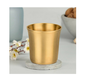 Verre à shot en laiton pur, best-seller, logo personnalisé gravé pour la vaisselle, les fêtes, les mariages, les serveurs de vin/jus, artisanat - Product Image 1