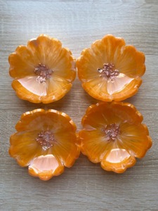 Bol en résine écologique en forme de fleur, fait main, design minimaliste pour la décoration moderne de la maison et des mariages - Product Image 4