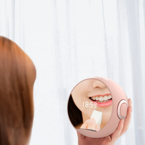 Q8 Không Dây Sạc Thông Minh Máy Tính Để Bàn Loa Ai Thông Minh Loa Hỗ Trợ TF Thẻ U Đĩa Với Đồng Hồ Báo Thức - Product Image 6