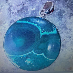 H.A. Gems Silvar 3 Colgante Hecho a Mano con Malaquita Natural, Cabujón Verde, Gemas Sueltas de Formas Mixtas para Joyería - Product Image 1